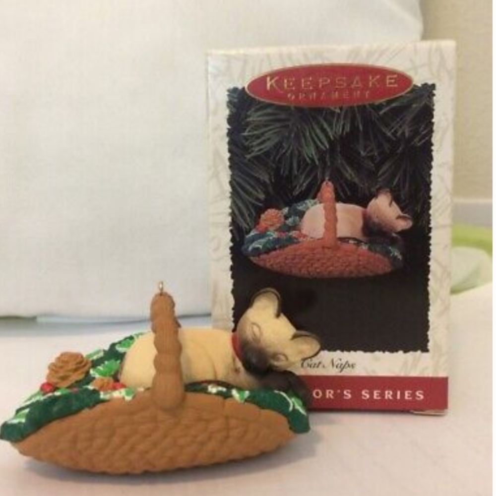 Hallmark Keepsake Ornament Collector Series "Cat‎ Nap"